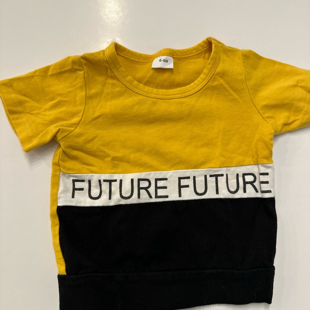 10/20$ Baby Yellow and Black T-Shirt size 6-9 months